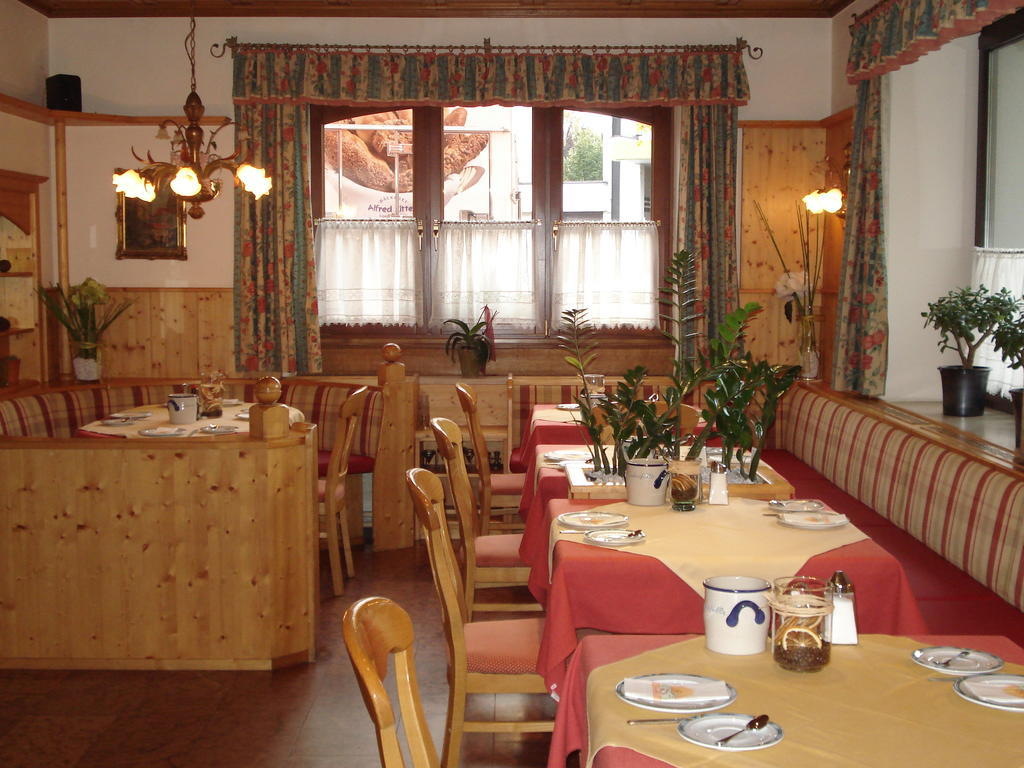 Hotel Almtalerhof Traun Exterior photo