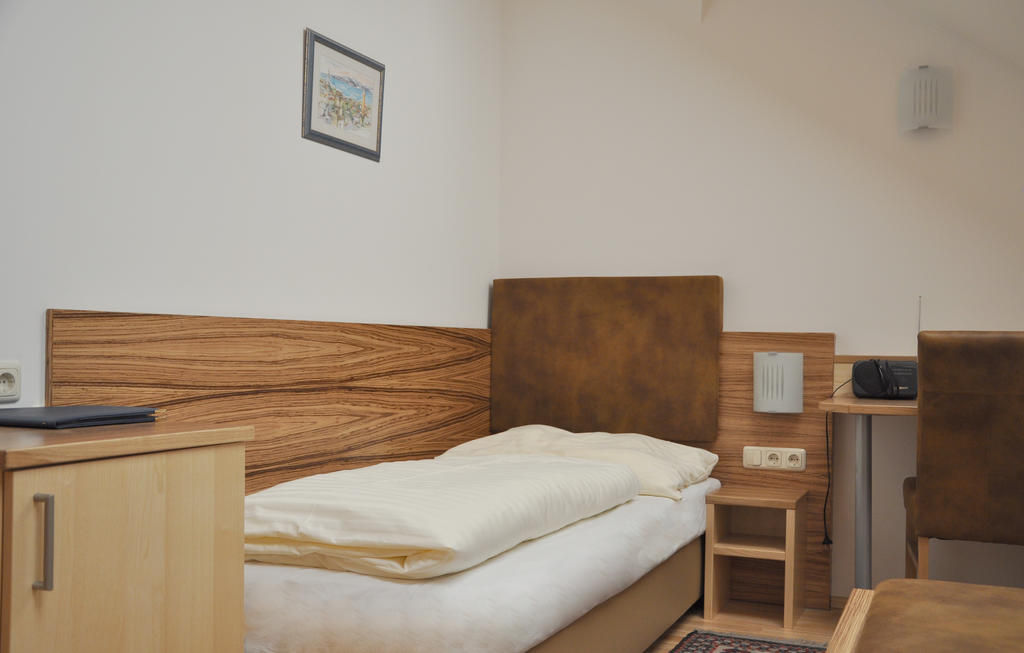 Hotel Almtalerhof Traun Room photo